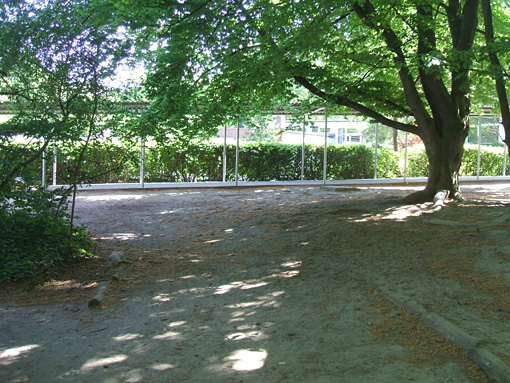 Projekt Schulhofumgestaltung Berlin-Steglitz - auf Bild klicken für Entwurfsmontage ...